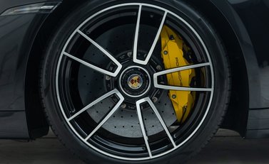 Porsche 911 Turbo S (992) 33