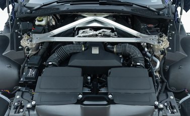 Aston Martin V8 Vantage ROADSTER 45