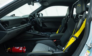 Porsche 911 GT3 RS (992) 18
