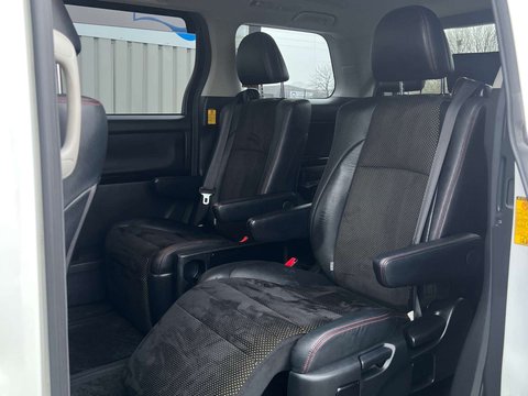 Toyota Vellfire GOLDEN EYES II V6 16