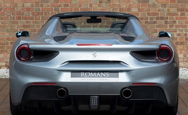 Ferrari 488 Spider 5