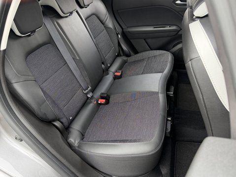 Renault Captur 1.0 TCE 90 Techno 5dr 35