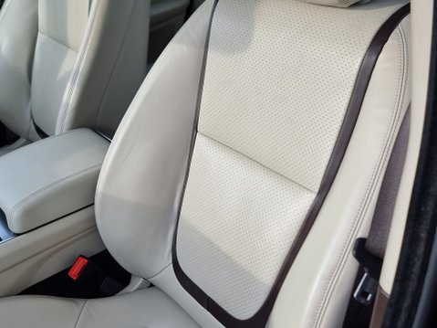 Jaguar XF D PORTFOLIO 38