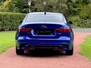 Jaguar XE R-DYNAMIC HSE 10