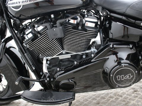 Harley-Davidson Softail Heritage SOFTAIL HERITAGE CLASSIC 114 19 FLHCS 24