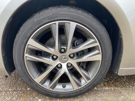 Lexus Is 2.5 IS 300h Advance CVT 4dr 14