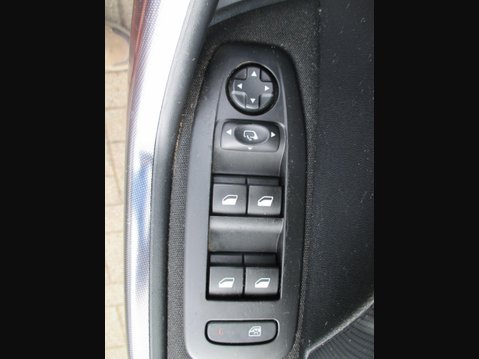 Peugeot 2008 1.6 BlueHDi Allure Euro 6 (s/s) 5dr 43