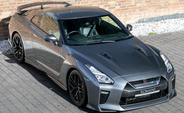 Nissan GT-R Prestige 8