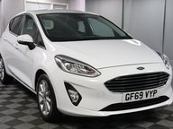Ford Fiesta TITANIUM 12