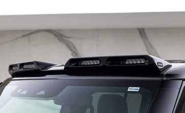 Land Rover Defender SE 25