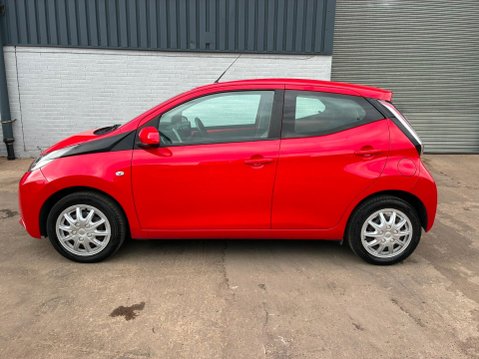 Toyota Aygo 1.0 VVT-i x-play Euro 6 5dr 5