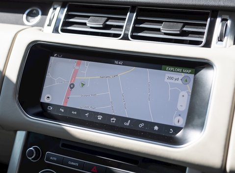 Land Rover Range Rover 4.4 SDV8 URBAN 19