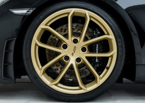 Porsche Cayman GT4 (718) 