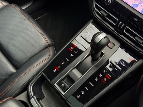 Porsche Macan S PDK 49