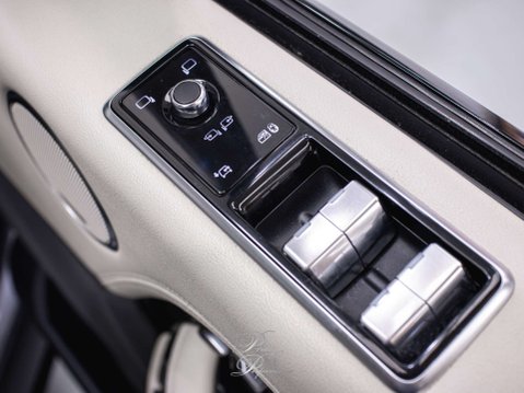 Land Rover Range Rover 3.0 Range Rover Vogue SDV6 Auto 4WD 5dr 36