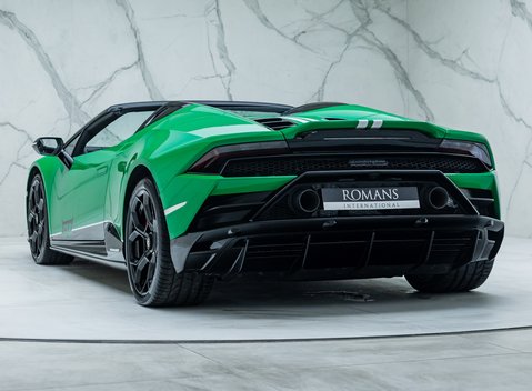 Lamborghini Huracan LP 640-4 EVO SPYDER 60th Anniversary Edition 13