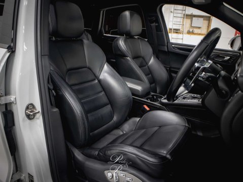 Porsche Macan 3.0 Macan S D Semi-Auto 4WD 5dr 14