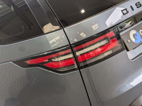 Land Rover Discovery 2.0 Discovery Luxury HSE SD4 Auto 4WD 5dr 42