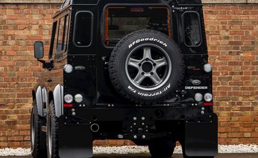 Land Rover Defender 90 XS Bowler 3