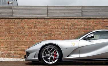 Ferrari 812 Superfast 26