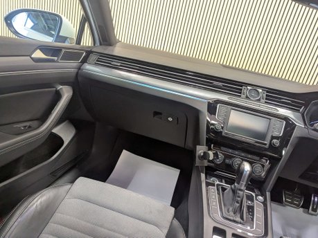 Volkswagen Passat 2.0 Passat R-Line TDI BlueMotion Technology Semi-Auto 4dr 51