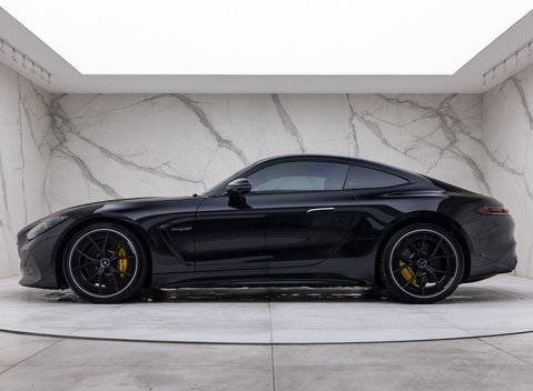 Mercedes-Benz Amg GT 63 PREMIUM + 2