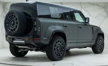 Land Rover Defender 110 OCTA EDITION ONE 6