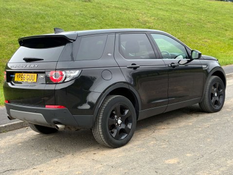 Land Rover Discovery Sport 2.0 Discovery Sport SE Tech TD4 4WD 5dr 9