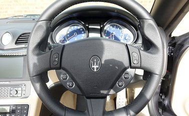 Maserati Grancabrio Sport 8