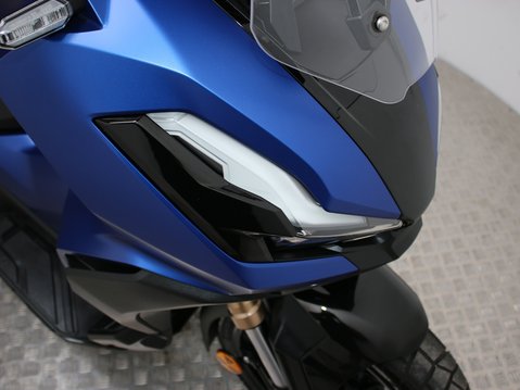 Honda ADV 350 ADV 350 A-R 28