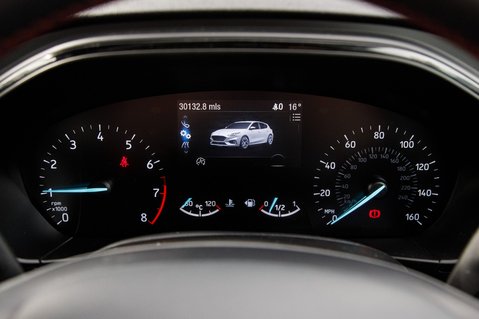 Ford Focus ST-LINE 11