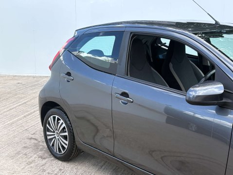 Toyota Aygo 1.0 Aygo X-Play TSS VVT-i 5dr 4