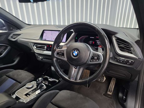 BMW 1 Series 2.0 M135i Hatchback 5dr Petrol Auto xDrive Euro 6 (s/s) (306 ps) 32