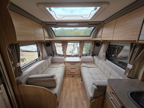 Coachman Pastiche 560/4 16