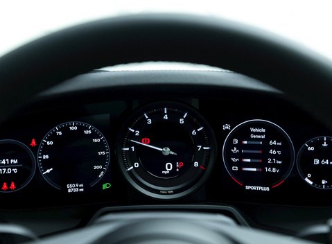 Porsche 911 (992) Carrera 4S 17