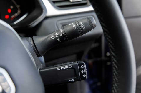 Renault Captur TECHNO E-TECH 17