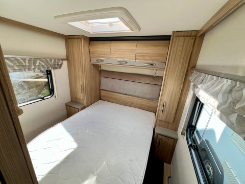 Coachman Pastiche 545 25