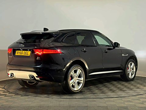 Jaguar F-Pace V6 S AWD 7