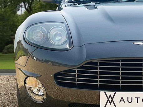 Aston Martin Vanquish V12 S 16