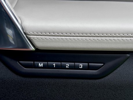 Land Rover Discovery Sport R-DYNAMIC HSE PHEV 39