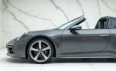 Porsche 911 Targa 4 (992) 52