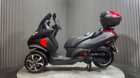 Peugeot Metropolis 400 RXR 2017 ONLY 10K 3 WHEELER TRIKE CAR LICENCE LONG MOT 6