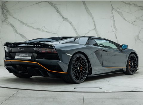 Lamborghini Aventador S LP 740-4 ROADSTER 8