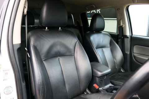 Mitsubishi L200 2.4 L200 Warrior DI-D Auto 4WD 4