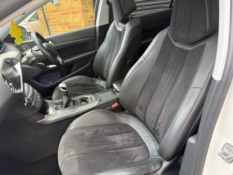 Peugeot 308 1.6 THP Feline Hatchback 5dr Petrol Manual 32