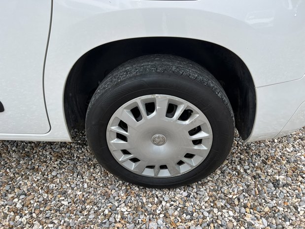 Vauxhall Combo SWB L1H1 Low Roof Sportive 2000 Air Con Sensors Nav EURO 6 NO VAT 14