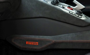 Lamborghini Aventador LP 700-4 Pirelli Edition 19
