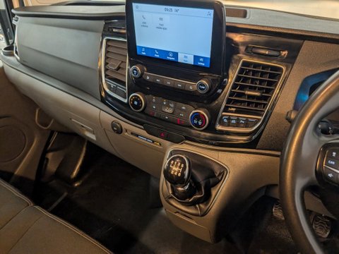 Ford Transit Custom 300 LIMITED P/V ECOBLUE 15