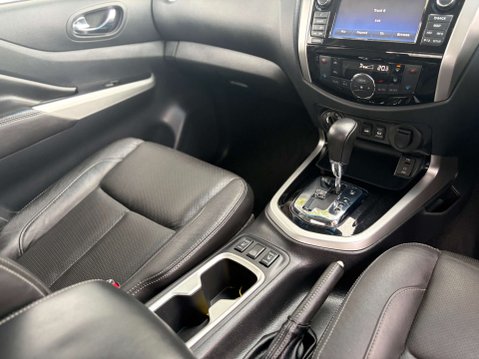 Nissan Navara 2.3 Navara Tekna dCi Auto 4WD 5dr 22