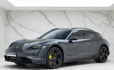Porsche Taycan Turbo S Cross Turismo 6